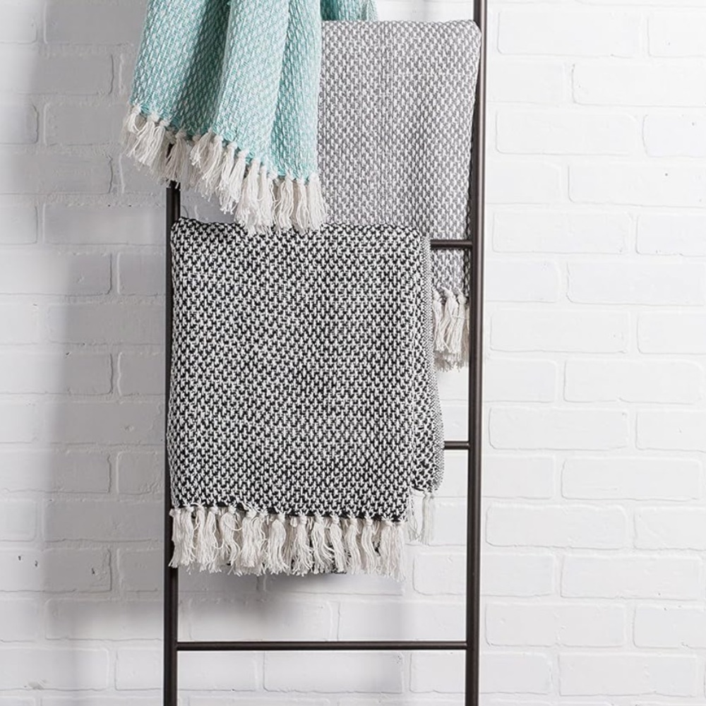 Amazon throw blanket - Picture 3 of 15